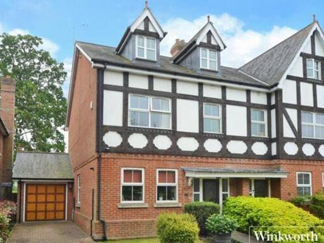 House for sale in New Malden, Greater London