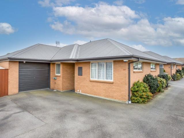 Apartment for rent in Chaslands, Canterbury