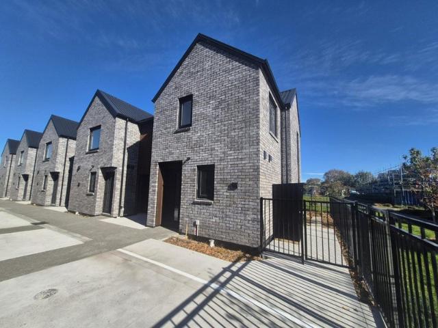 House for rent in Chaslands, Canterbury