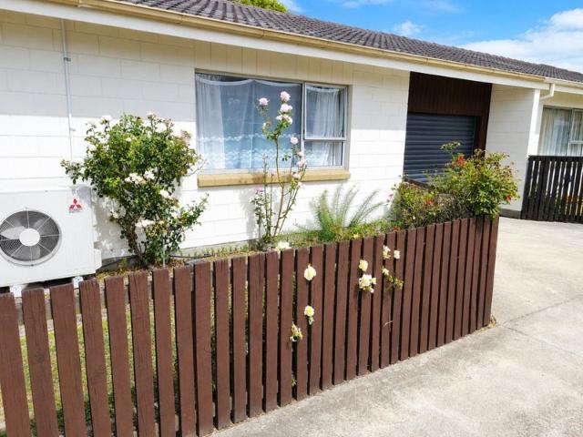 Apartment for rent in Chaslands, Canterbury