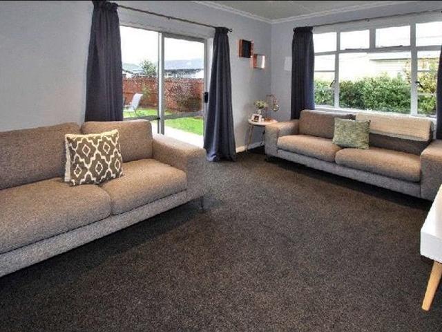 House for rent in Chaslands, Canterbury
