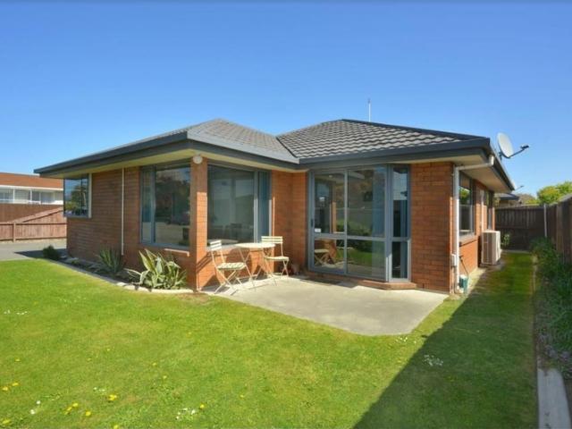 House for rent in Chaslands, Canterbury