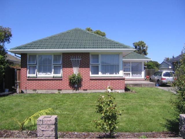 House for rent in Chaslands, Canterbury