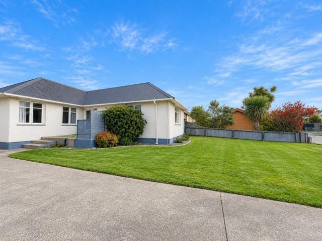 House for rent in Chaslands, Canterbury