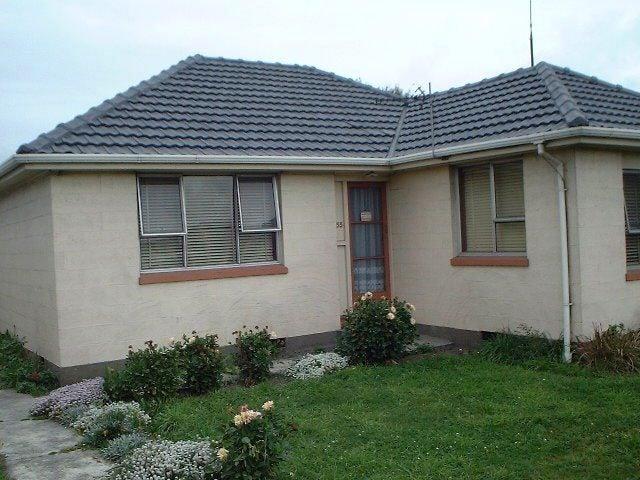 House for rent in Chaslands, Canterbury