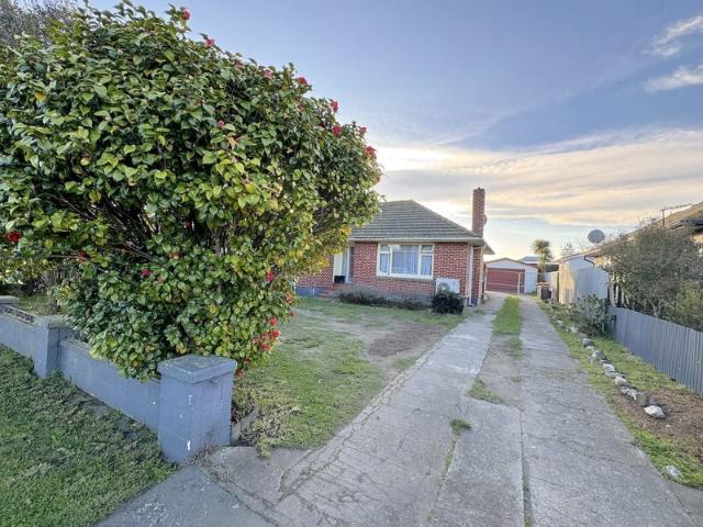 House for rent in Chaslands, Canterbury