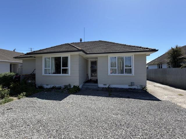House for rent in Chaslands, Canterbury