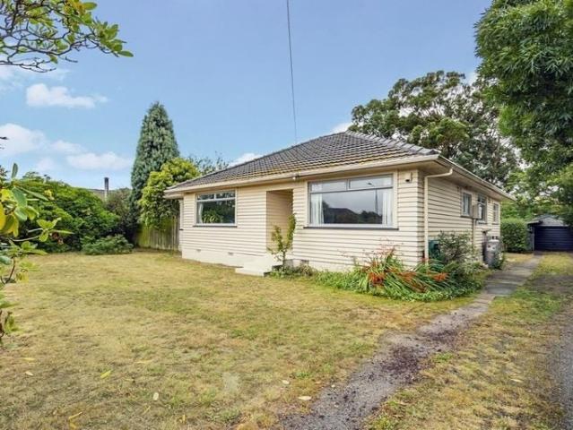 House for rent in Chaslands, Canterbury