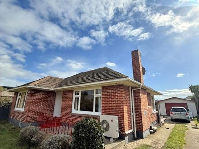 House for rent in Chaslands, Canterbury