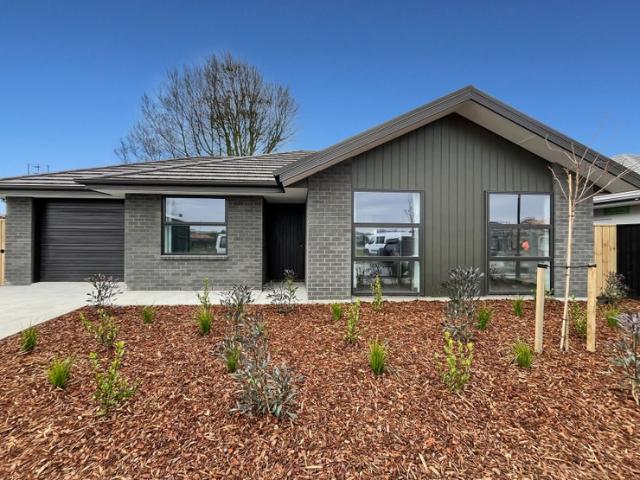 House for rent in Chaslands, Canterbury
