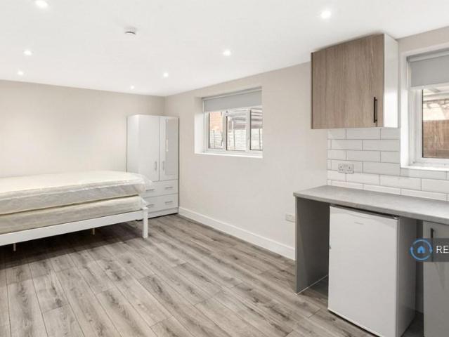Apartment for rent in London Borough of Havering, Greater London
