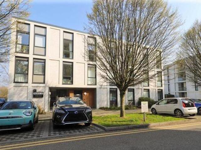 House for sale in Uxbridge, Greater London