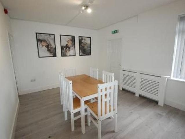 Room for rent in Horninglow and Eton, Beamhurst