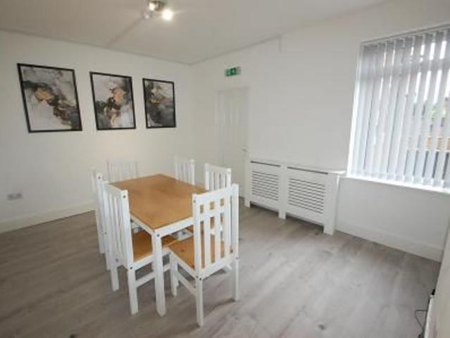 Room for rent in Horninglow and Eton, Beamhurst