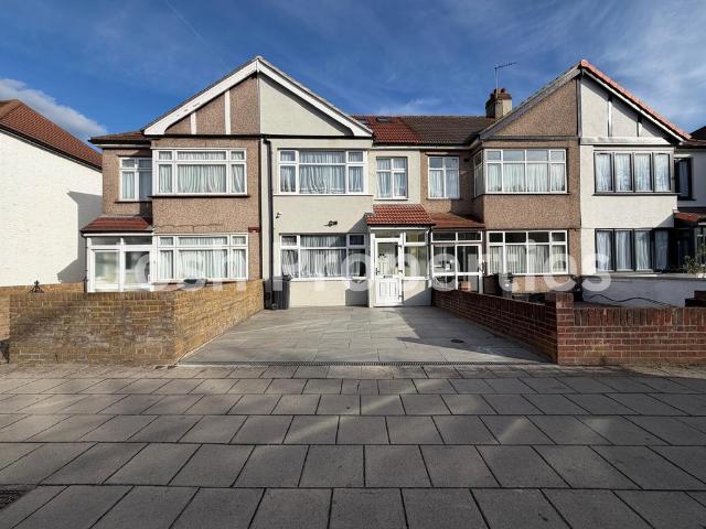 House for rent in London Borough of Redbridge, Greater London