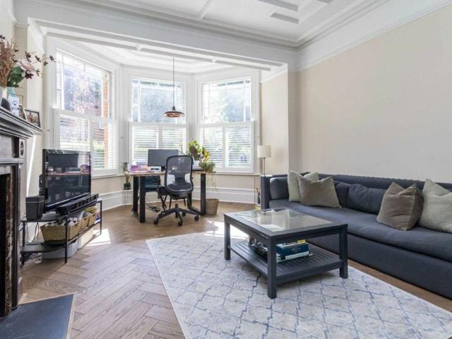 Apartment for rent in Shepherd's Hill, Cat Hill