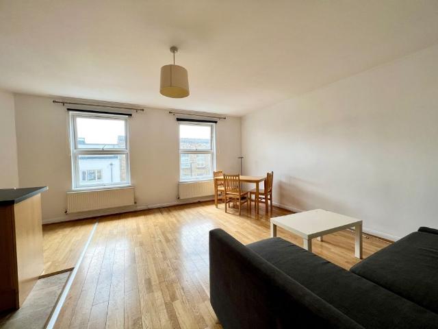 House for rent in Holloway, Cat Hill