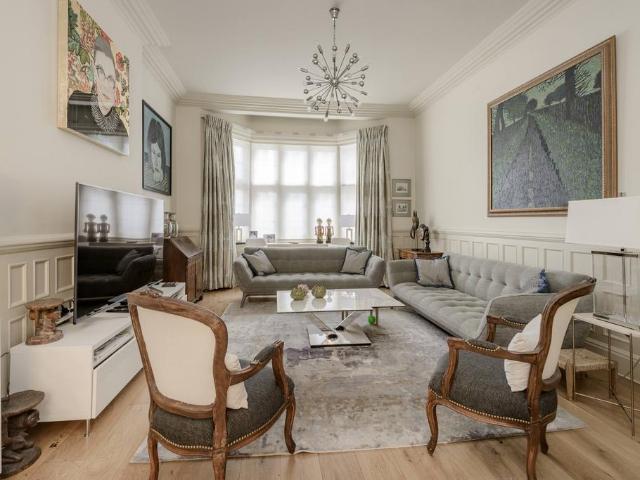 Apartment for rent in Kensington, Greater London