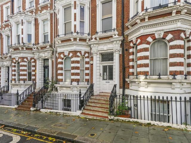 Apartment for rent in Kensington, Greater London