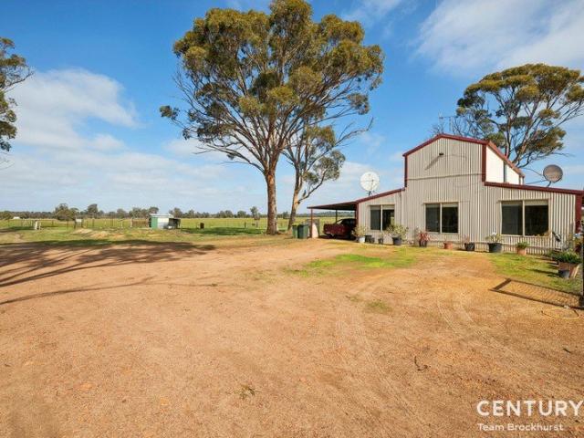 Cottage for sale in Narrogin Valley, Western Australia