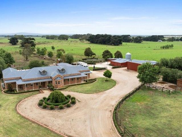 Cottage for sale in Bundalaguah, Victoria