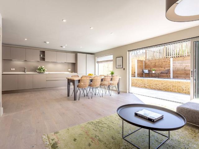 House for rent in Ewens Farm, Cheltenham