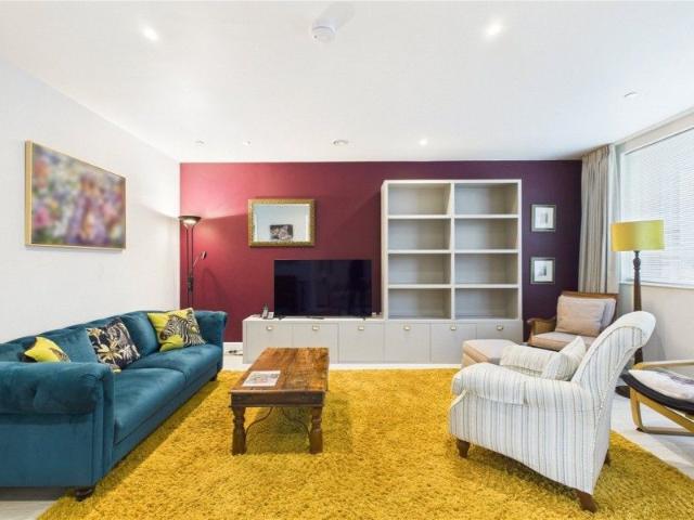 Apartment for rent in Horsell, Woking