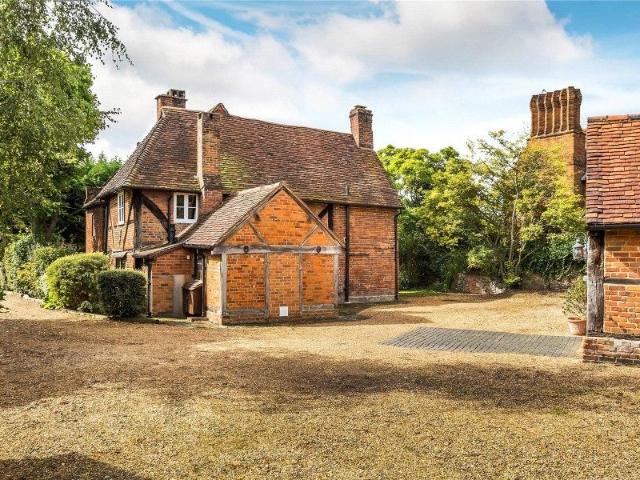 House for rent in Horsell, Woking
