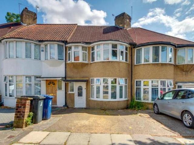 House for sale in London Borough of Ealing, Greenford