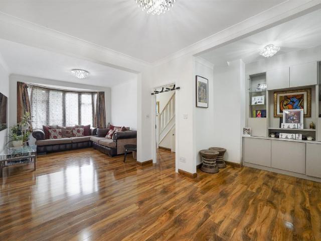 House for rent in London Borough of Ealing, Greater London