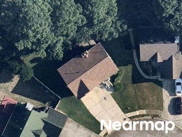 House for sale in Riverdale