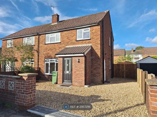 House for rent in Old Dean, Heol-las