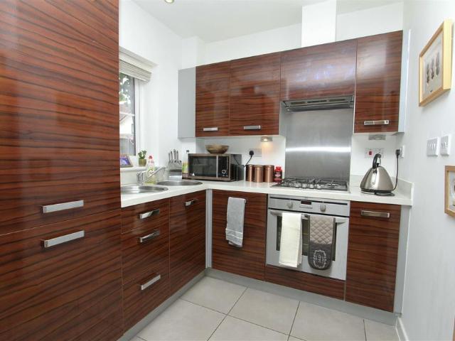 Apartment for rent in Hillingdon, Gould's Green