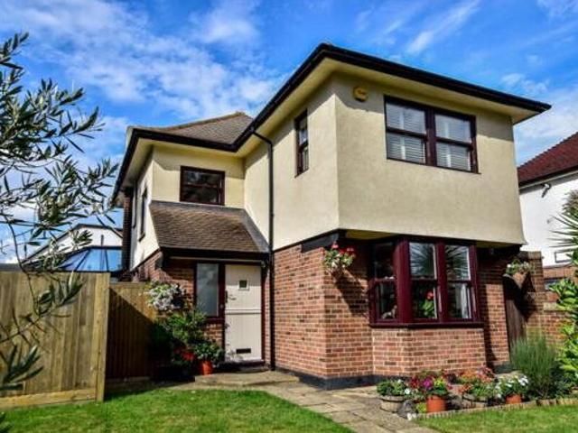 House for sale in Woodside, North Watford