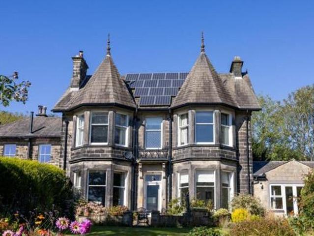 House for sale in Yeadon, West Yorkshire