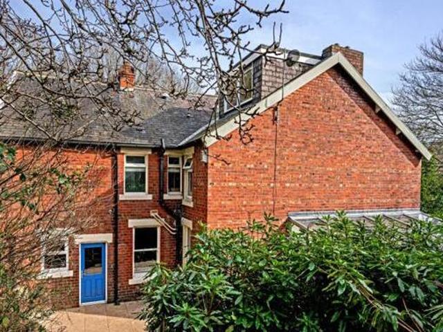 House for sale in Farsley, West Yorkshire