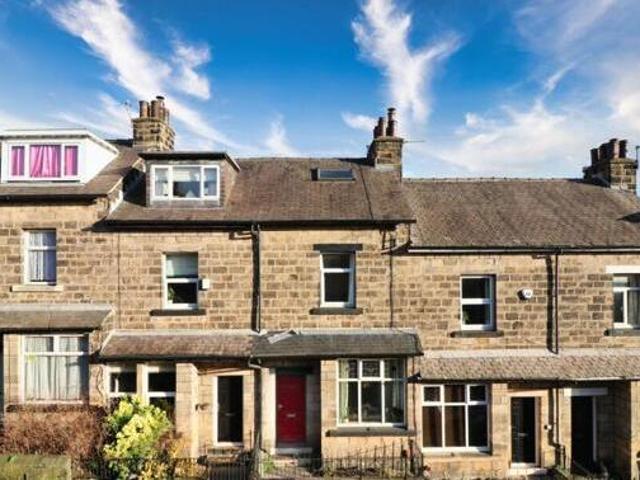 House for sale in Farsley, West Yorkshire