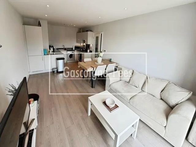 Apartment for rent in Roffey, Horsham