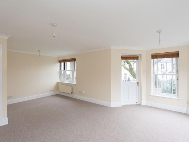 Apartment for rent in Pachesham Park, Surrey