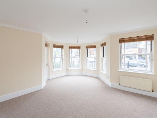 Apartment for rent in Tower Hill, Pachesham Park