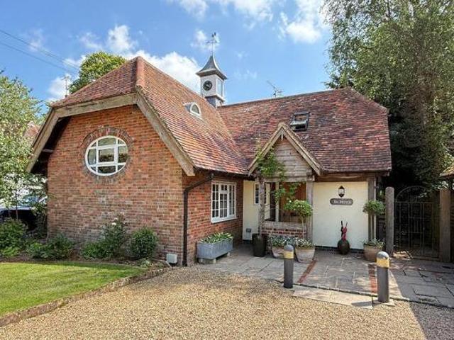 House for sale in Horsham, West Sussex