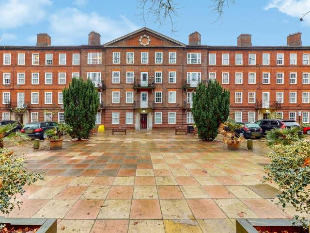 Apartment for rent in Lot's Village, Greater London
