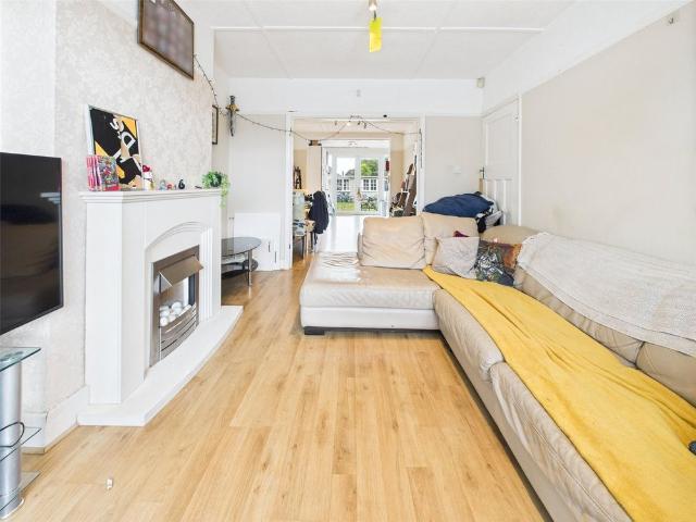 House for rent in Whitton, Greater London