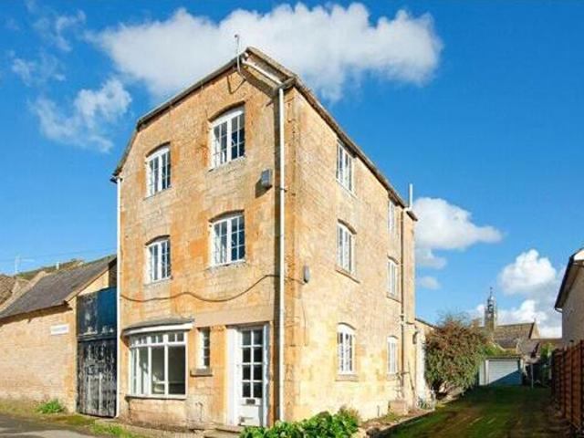 House for sale in Fossebridge, Gloucestershire