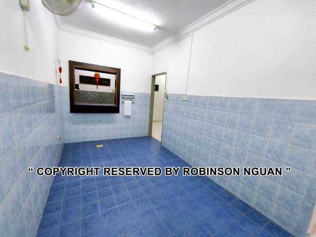 Terraced House for sale in Malaka