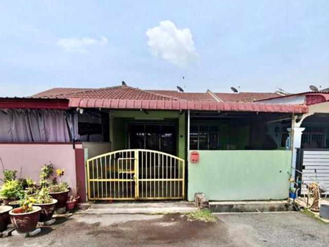 Terraced House for sale in Malaka