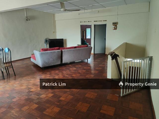 Shop for sale in Malaka