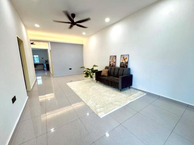 Terraced House for sale in Malaka