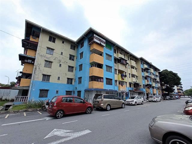 Flat for sale in Petaling, Alam Impian