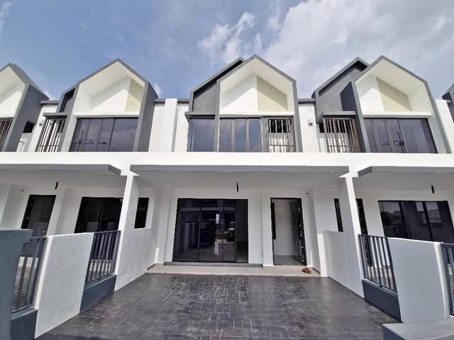 Terraced House for sale in Sepang, Tanjong Sepat
